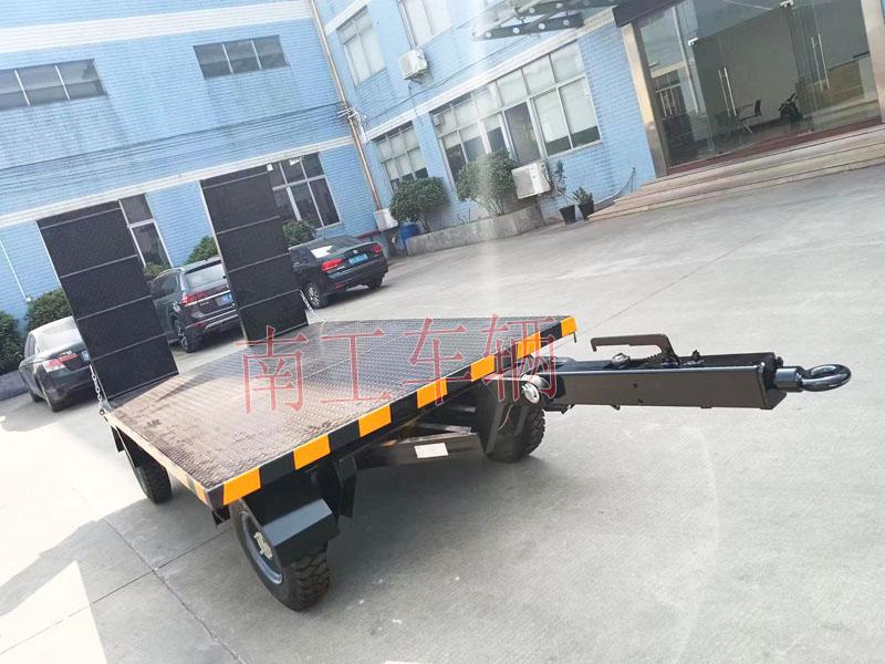 3吨带爬梯工业牵引乐鱼（中国）官方