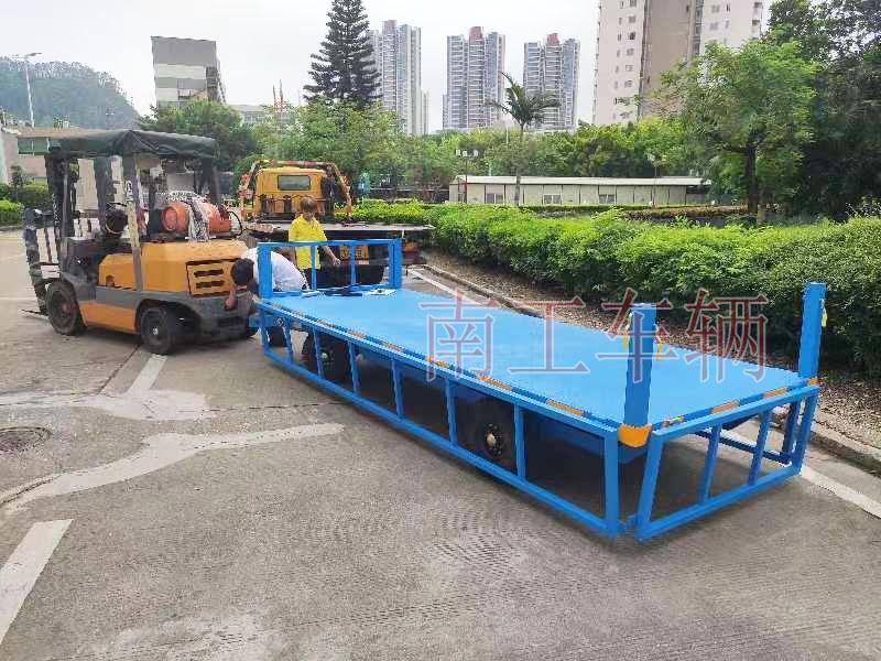 2吨下翻护栏牵引工业乐鱼（中国）官方 全挂式工具底盘拖车