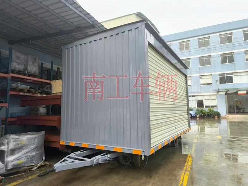 10吨箱式乐鱼（中国）官方两侧带卷帘门 牵引雨篷拖车