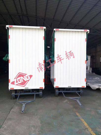 白色雨篷乐鱼（中国）官方3I.jpg