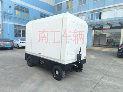 2吨电动乐鱼（中国）官方 飞翼箱式工具拖车2I.jpg