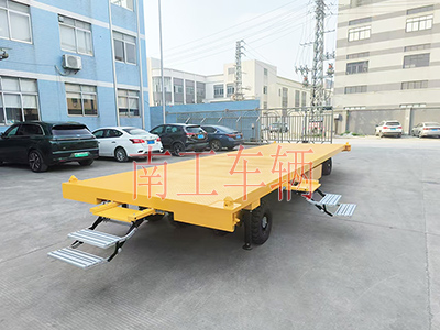 10吨乐鱼（中国）官方 带液压支腿伸缩梯工具车2I.jpg