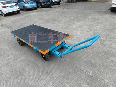 3吨小型乐鱼（中国）官方 还橡胶垫工具车I.jpg
