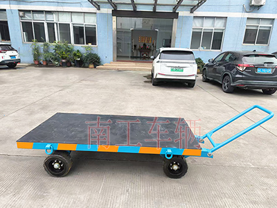 3吨小型乐鱼（中国）官方 带橡胶垫工具车2I.jpg
